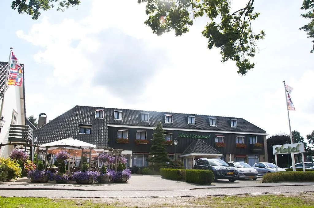 Hotel Steensel 3*,